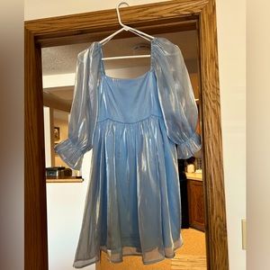 Blue, puff sleeved minidress.